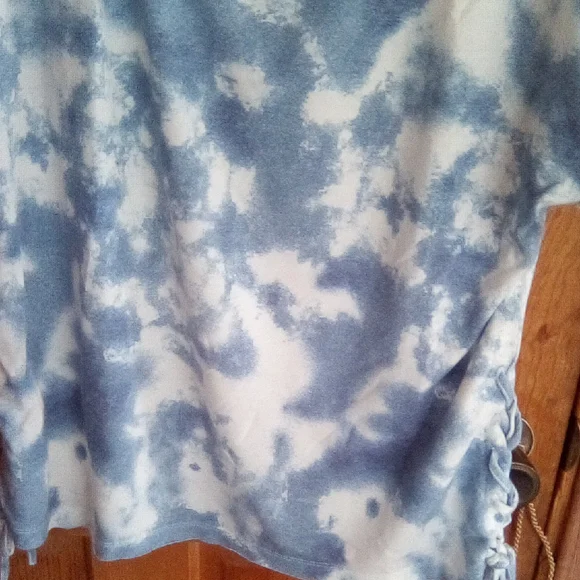 Cato Blue and White Tie-Dye Short Sleeve Top - Picture 4 of 8